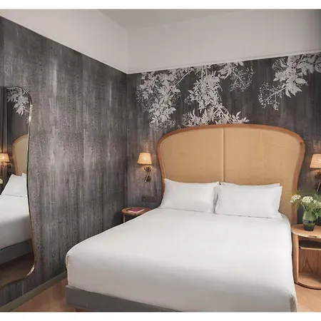 Miss Fuller Hotel Parigi